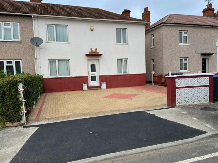 5 Bedroom Semi-Detached House To Rent In Mount Road, Mitcham, London, CR4