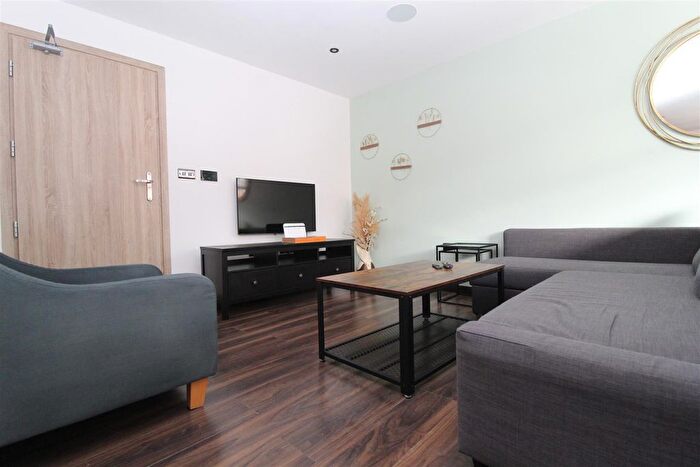 2 Bedroom Flat To Rent In Cooper House, Silvester Street, Hull, HU1