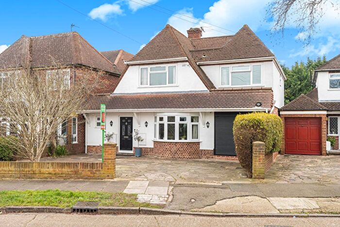 4 Bedroom Detached House For Sale In Grosvenor Road, Staines-Upon-Thames, TW18