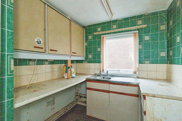 2 Bedroom Flat For Sale In City Avenue, Denton, Manchester, Greater Manchester, M34