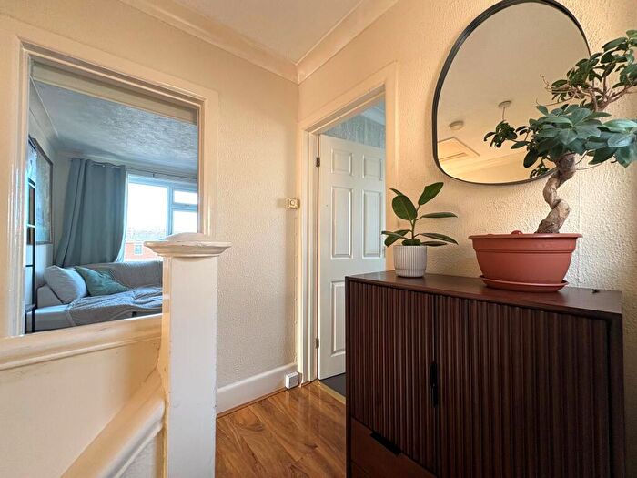 2 Bedroom Flat To Rent In A Ringwood Road, Parkstone, BH14