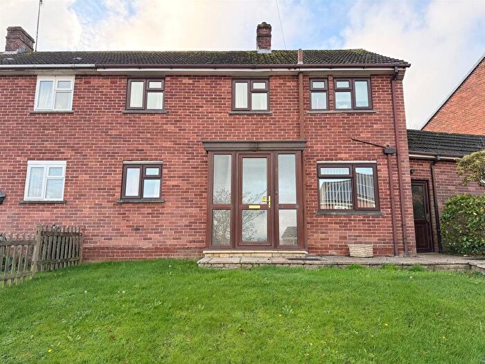 3 Bedroom Terraced House For Sale In Higher Cotteylands, Tiverton, EX16