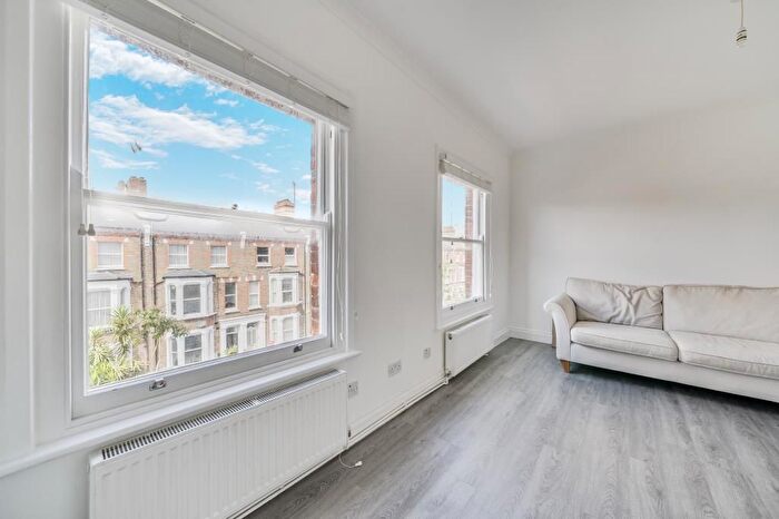 3 Bedroom Flat To Rent In Portnall Road, London, W9