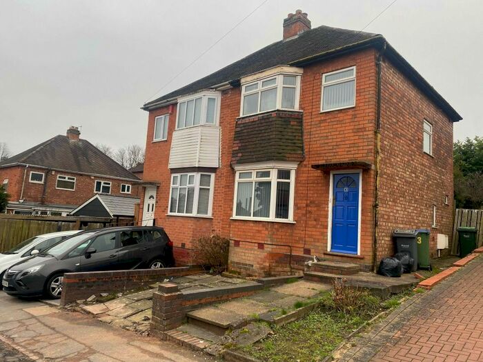 3 Bedroom Semi-Detached House To Rent In Timothy Road, Tividale, Oldbury B69