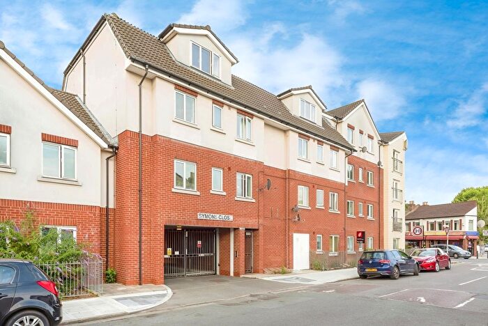 1 Bedroom Flat To Rent In Symons Close, London, SE15