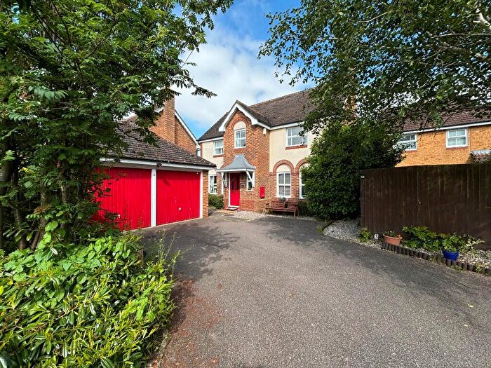4 Bedroom Detached House For Sale In Swan Close, Watermead. Aylesbury. Bucks. Ub, HP19
