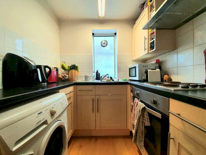 1 Bedroom Property To Rent In Badgers Close, Harrow, HA1