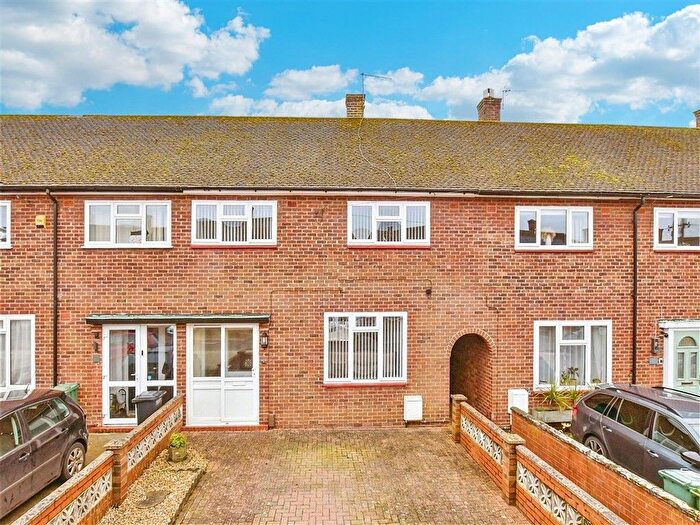 3 Bedroom Terraced House For Sale In Taynton Drive, Merstham, Redhill, Surrey, RH1