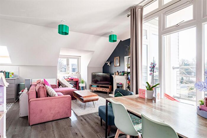 2 Bedroom Flat For Sale In Harlands Road, Haywards Heath, RH16