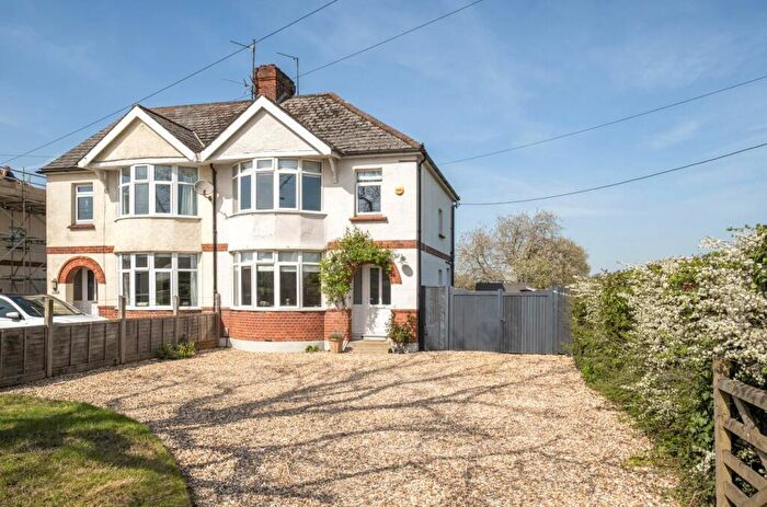 3 Bedroom Semi-Detached House For Sale In Filands, Malmesbury, SN16