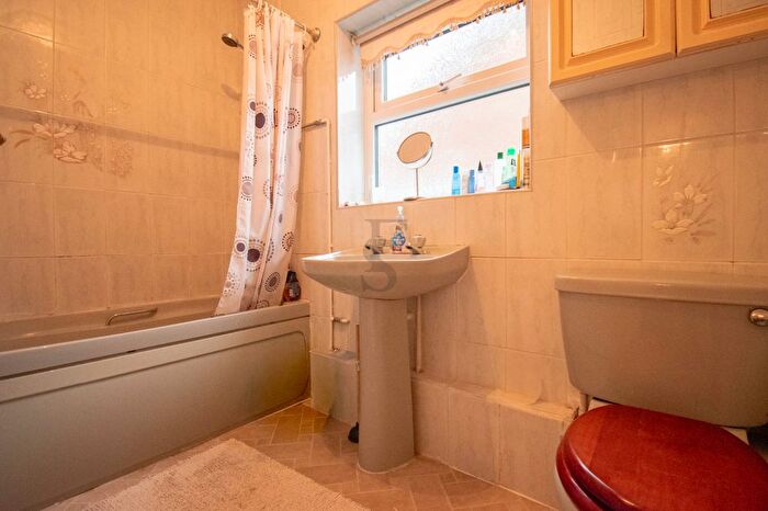 2 Bedroom Detached Bungalow For Sale In Oakside Close, Evington Village, LE5