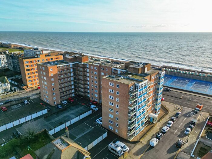 3 Bedroom Flat For Sale In Kingsway, Hove, BN3