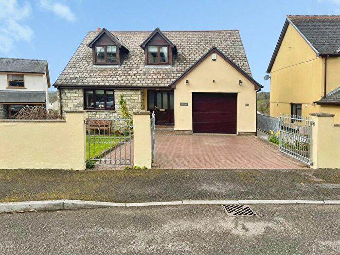 4 Bedroom Detached House For Sale In Heol Ty Nant, Llangeinor, CF32