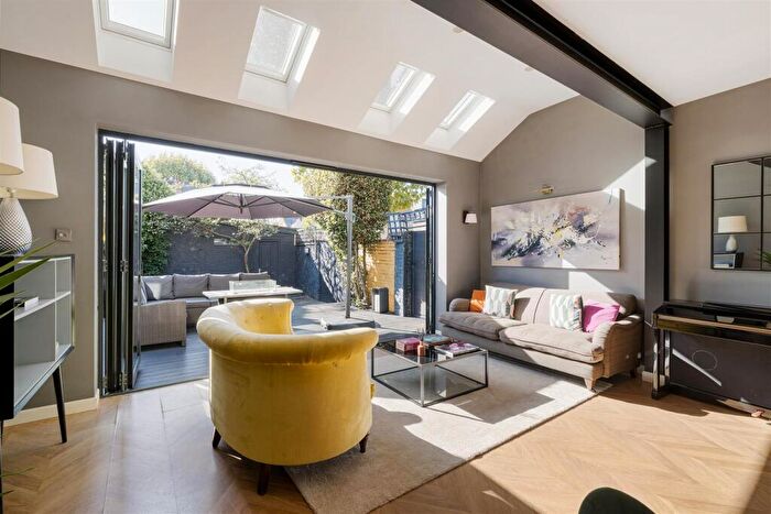 3 Bedroom End Of Terrace House For Sale In Henniker Gardens, East Ham, E6
