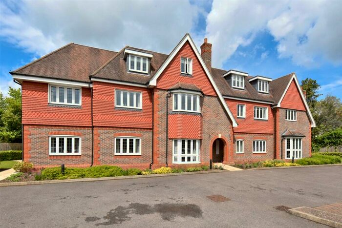 2 Bedroom Apartment To Rent In Old Orchard, Shoppenhangers Road, Maidenhead, Berkshire, SL6