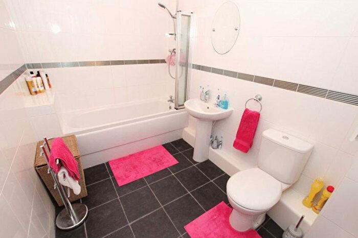 2 Bedroom Flat For Sale In Kilmaine Avenue, Manchester, M9
