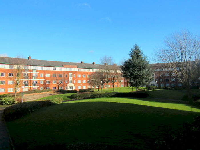 2 Bedroom Apartment To Rent In Melmerby Court, Salford, M5