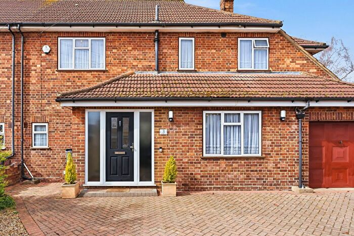 4 Bedroom Semi Detached House For Sale In Raleigh Way, Feltham, TW13