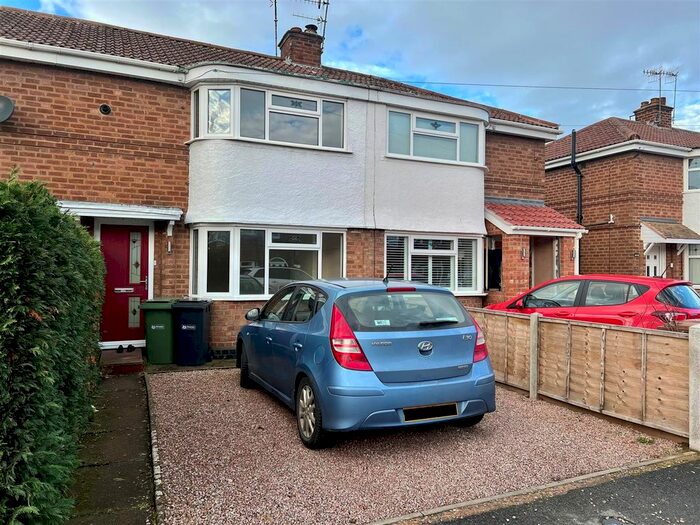 2 Bedroom Terraced House To Rent In Kingsbury Road, Worcester WR2