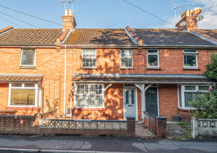 2 Bedroom Terraced House For Sale In South Street, Andover, SP10
