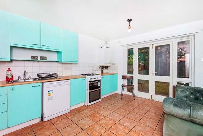 4 Bedroom Town House To Rent In Keyworth Close, Lower Clapton - Hackney, London, E5