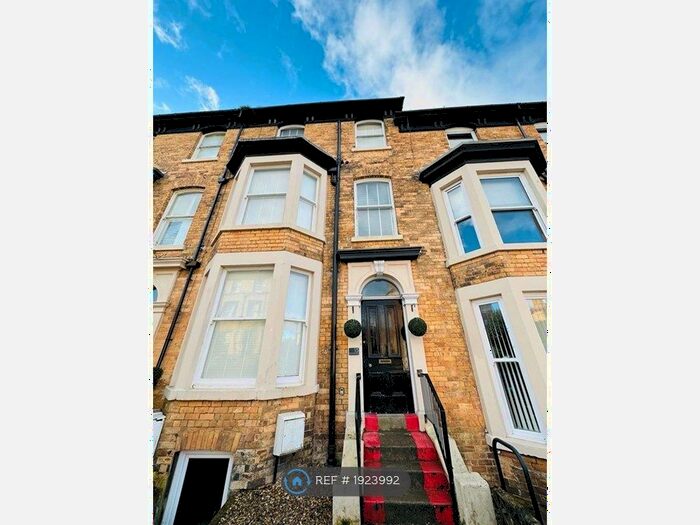 2 Bedroom Flat To Rent In Princess Royal Terrace, Scarborough, YO11