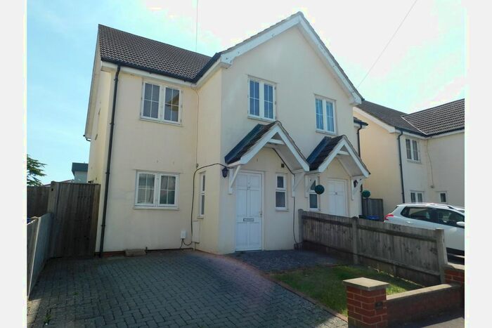 3 Bedroom Semi-Detached House To Rent In Hipley Street, Old Woking, Woking, GU22