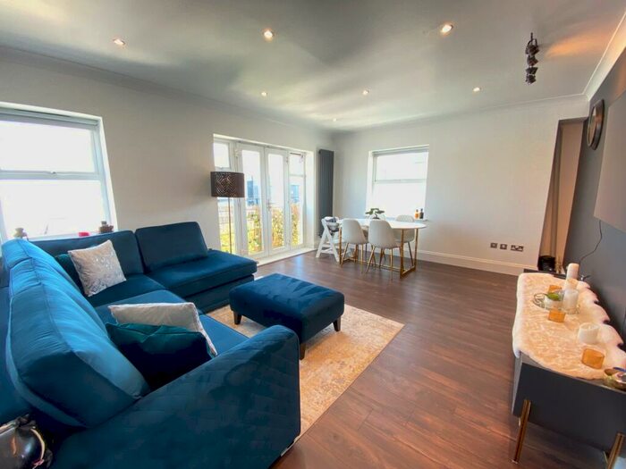 2 Bedroom Apartment To Rent In Selden Hill, Hemel Hempstead, HP2