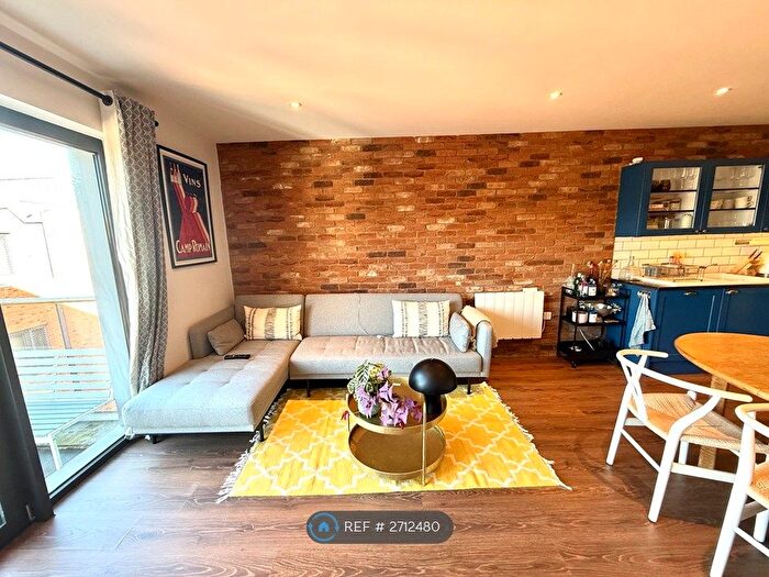 2 Bedroom Flat To Rent In Portland Square, Bristol, BS2