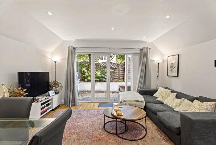 2 Bedroom Apartment To Rent In Fontarabia Road, Battersea, SW11