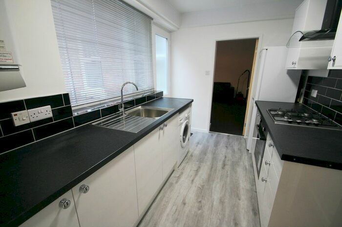 2 Bedroom Flat To Rent In Spencer Street, Heaton, Newcastle Upon Tyne, NE6