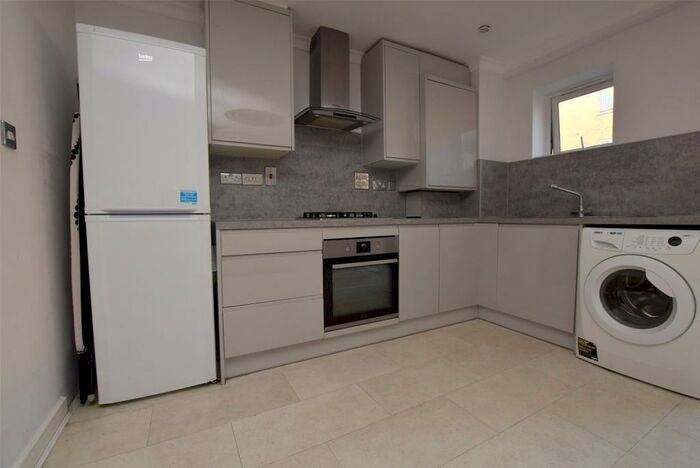 2 Bedroom Apartment To Rent In Malt House Place, Romford, RM1