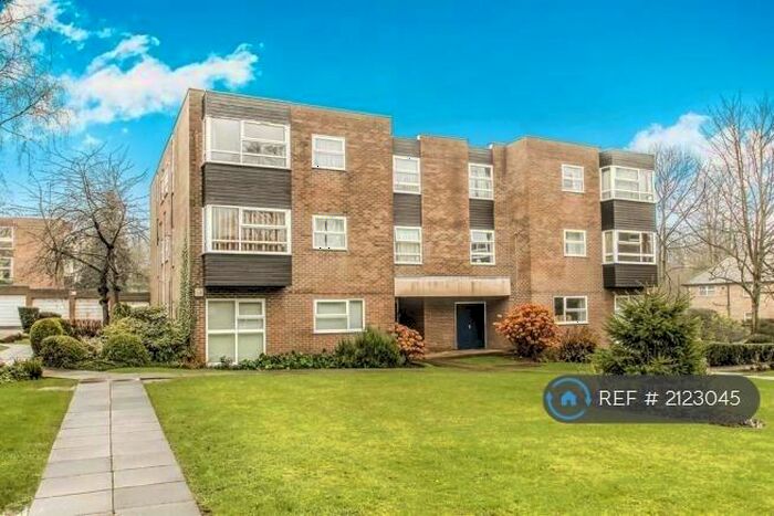 2 Bedroom Flat To Rent In Roundhay, Leeds, LS8