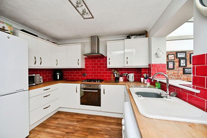 3 Bedroom Semi-Detached House For Sale In Brazen Close, Newhaven, BN9