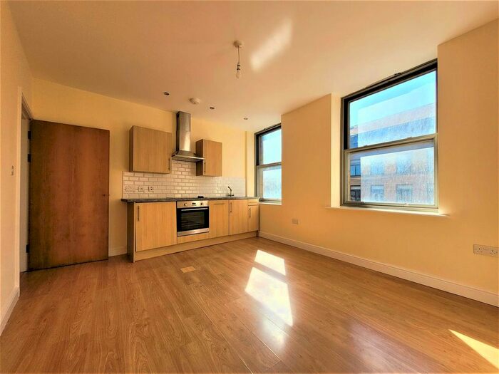 2 Bedroom Flat To Rent In Ivegate, Sunbridge Road, Bradford, BD1