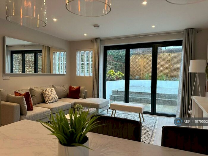 2 Bedroom Flat To Rent In Porthall Road, Brighton, BN1