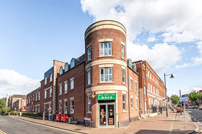 2 Bedroom Flat For Sale In Central Reading, Berkshire, RG1