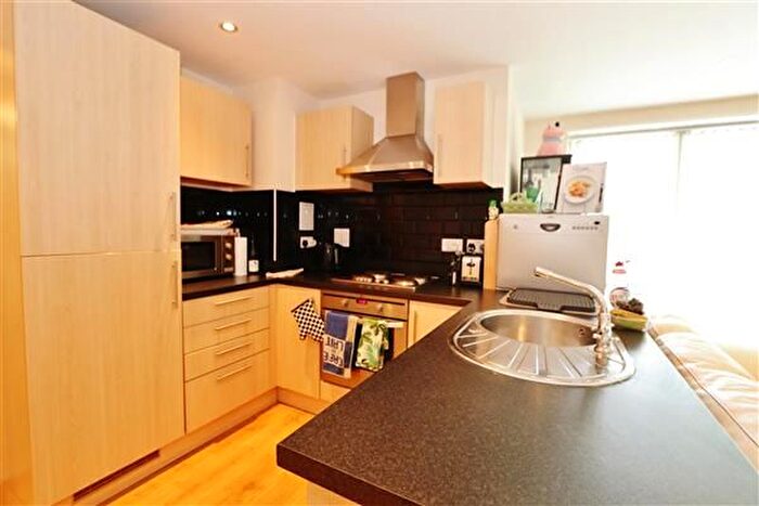 2 Bedroom Flat To Rent In Bassett House, Wimbledon, SW19