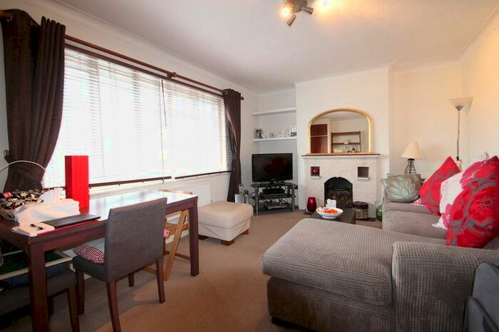 1 Bedroom Flat To Rent In Upper Elmers End Road, Elmers End, Beckenham BR3