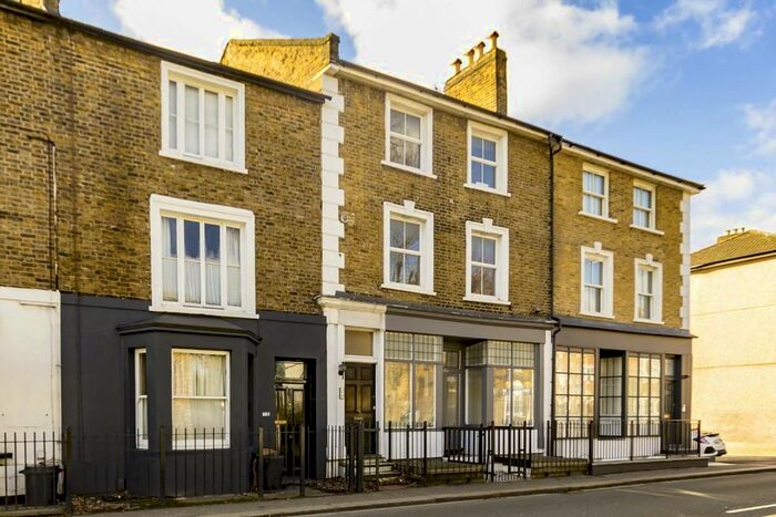 1 Bedroom Flat To Rent In Hampton Road, Hampton Hill, Hampton, TW12