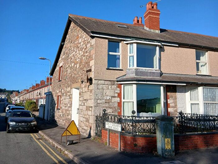 3 Bedroom End Of Terrace House For Sale In Bangor, Gwynedd, LL57