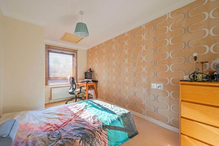 2 Bedroom Flat For Sale In Brabazon Street, Poplar, London, E14
