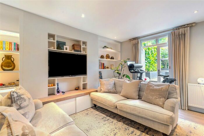 1 Bedroom Flat To Rent In Aldridge Road Villas, London, W11