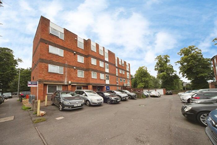 3 Bedroom Flat For Sale In Brook Street, Luton, LU3