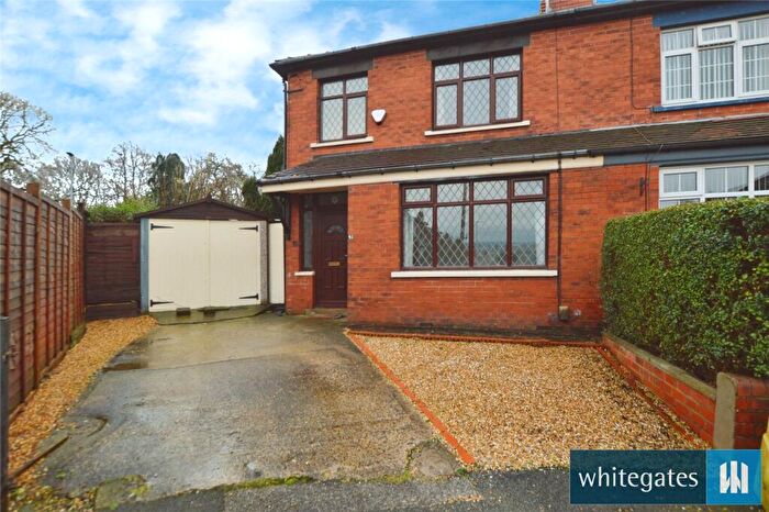 3 Bedroom Semi Detached House For Sale In Sunnyview Avenue, Leeds, LS11