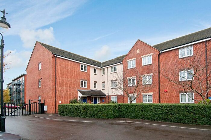 2 Bedroom Flat To Rent In Priory Court, Oxford, OX2
