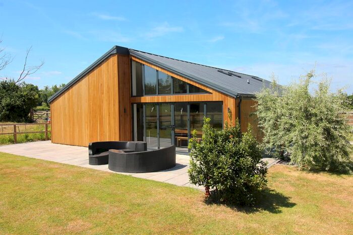 4 Bedroom Detached House For Sale In Kington Lane, Thornbury, BS35