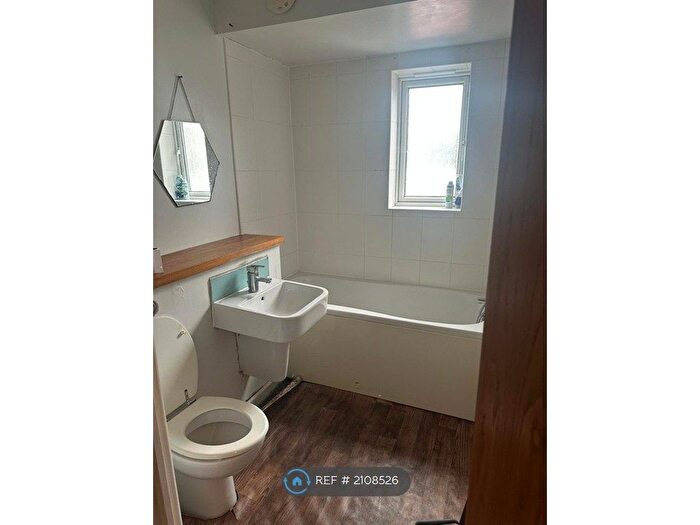 2 Bedroom Flat To Rent In Wicks Place, Chelmsford, CM1