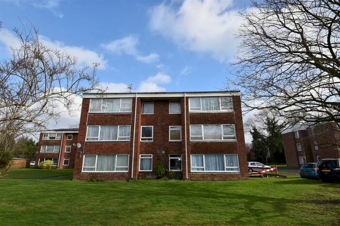 1 Bedroom Flat To Rent In Longbridge Road, Horley, RH6