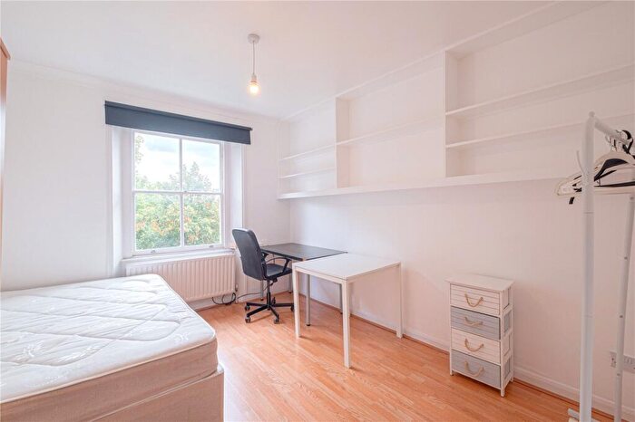 3 Bedroom Apartment To Rent In Oakley Square, Camden, London, NW1